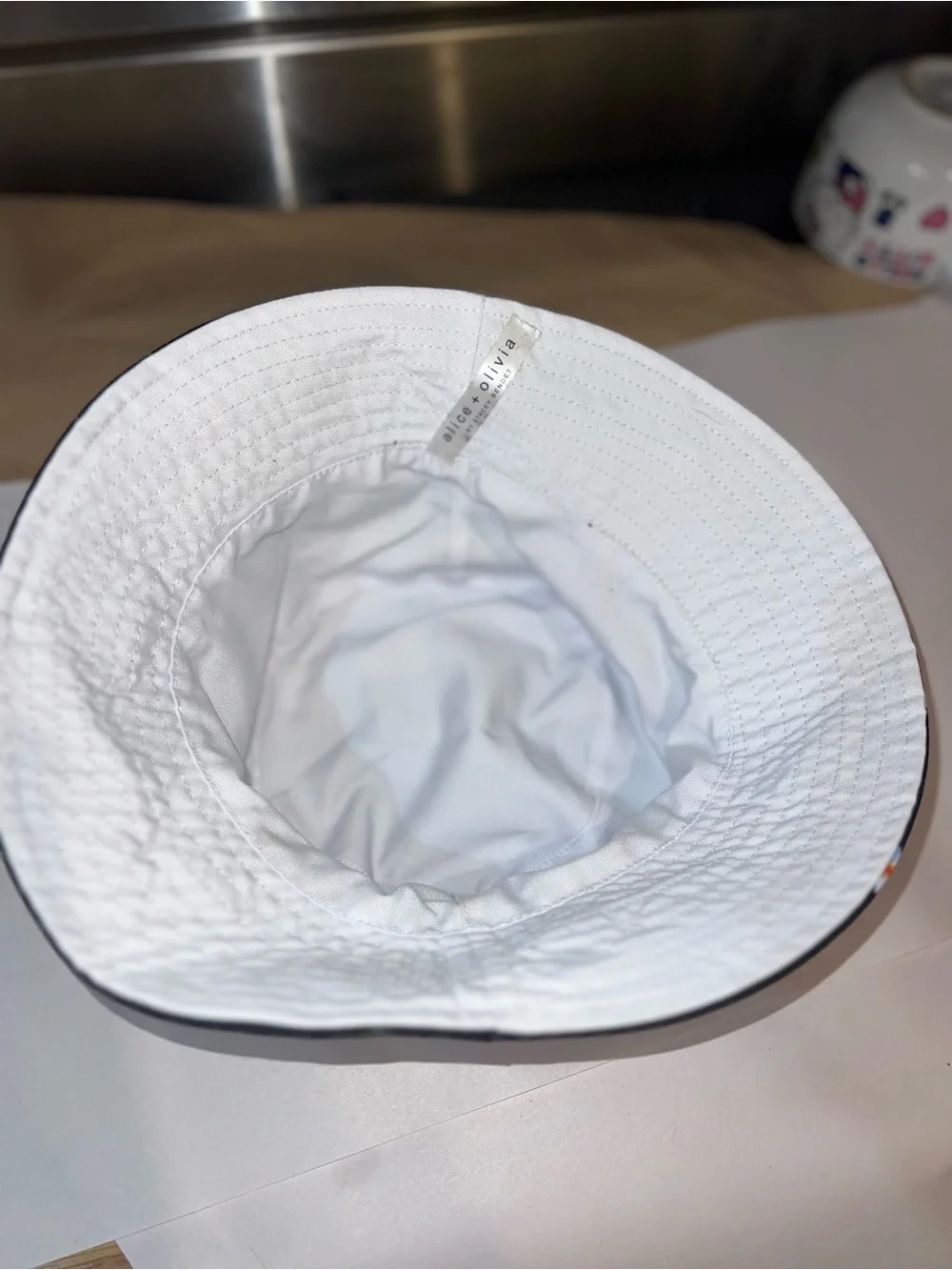 ✨Alice + Olivia White Canvas Bucket Hat Luxury Contemporary NWOT